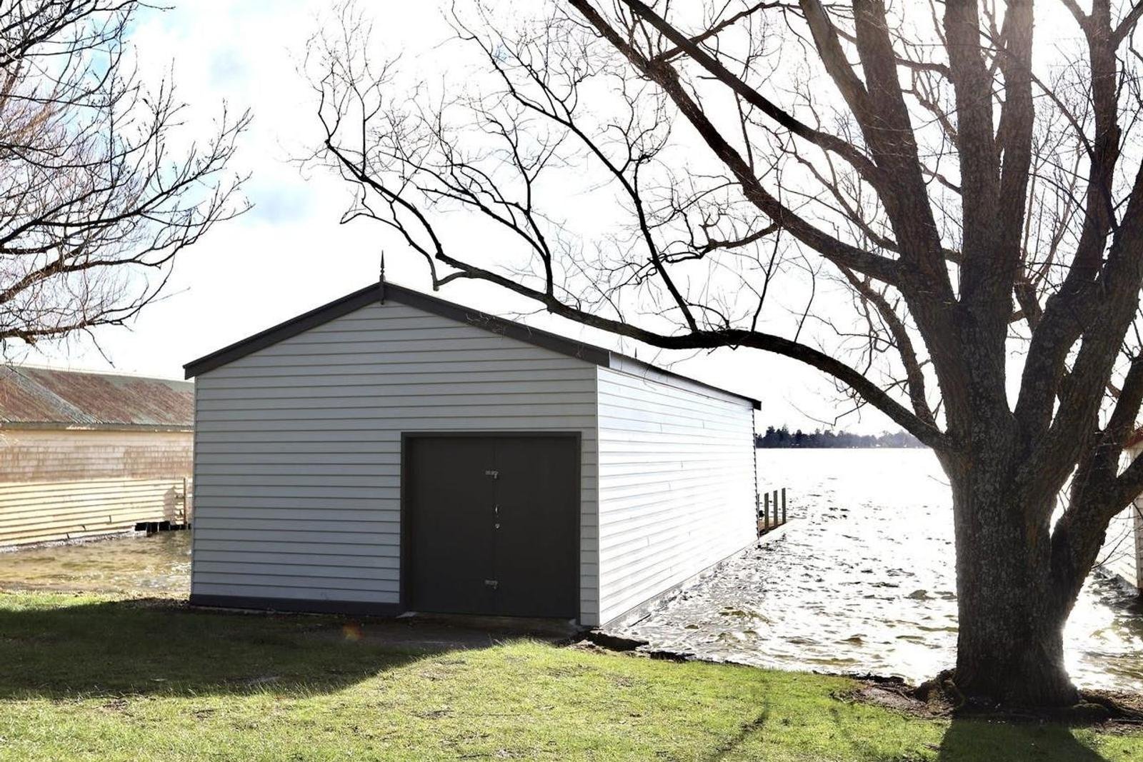 10 Boat Shed Wendouree Parade, Lake Wendouree image 1