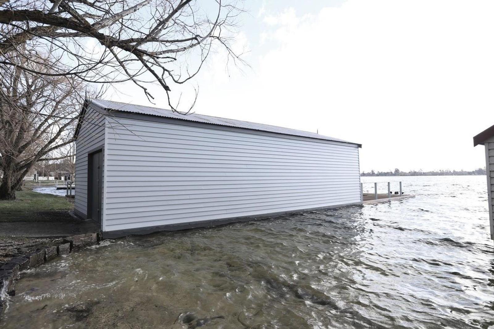 10 Boat Shed Wendouree Parade, Lake Wendouree image 2