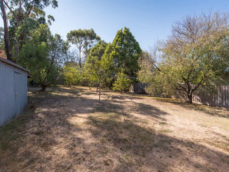 10 Bonnie View Road, Croydon North image 10