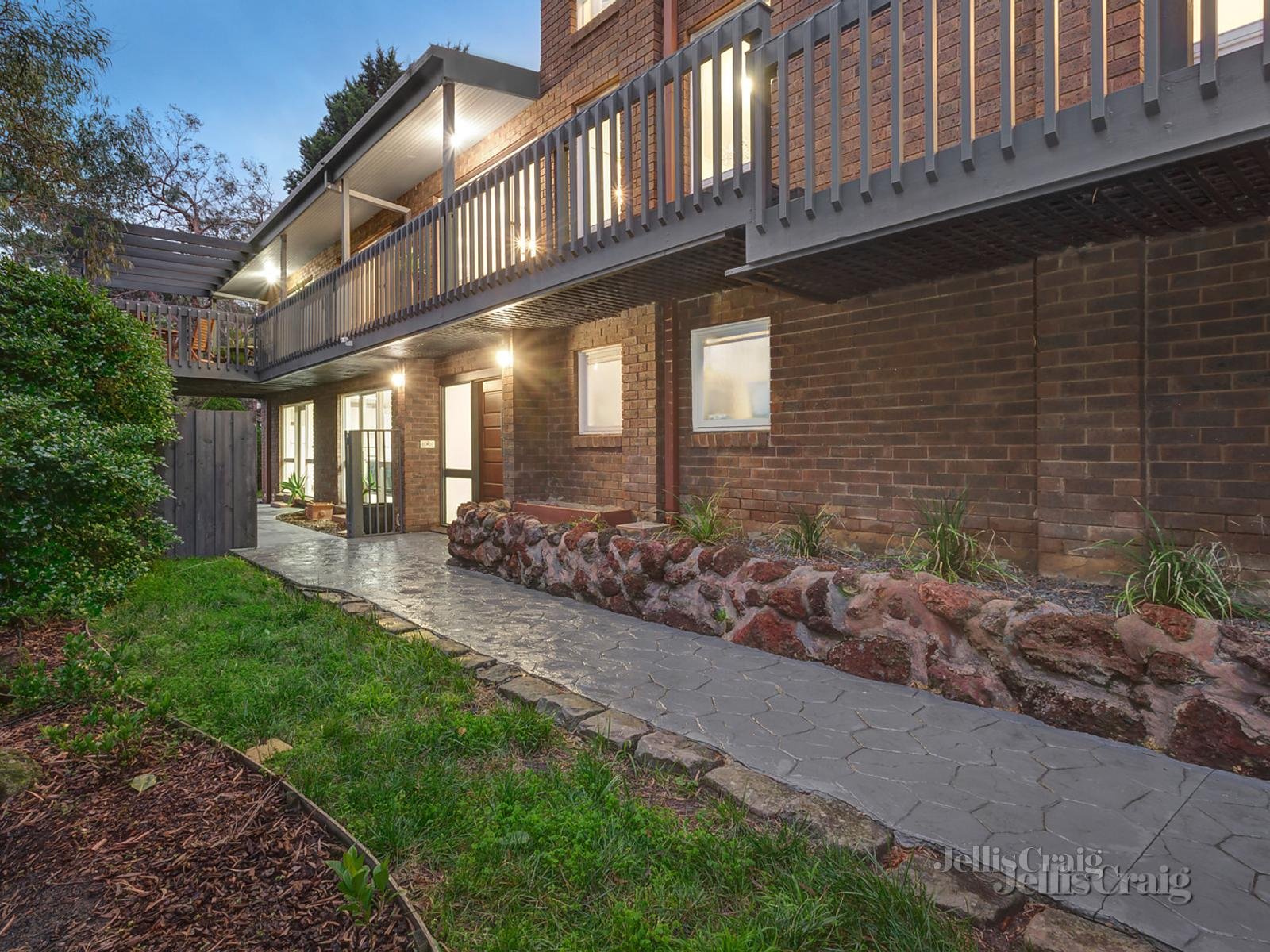 10 Briarfield Court, Templestowe - Print Image 1