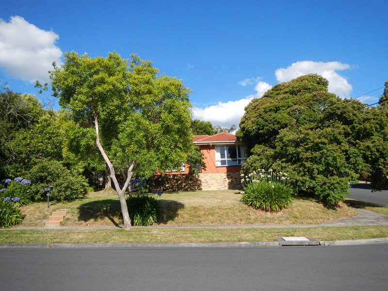 10 Burton Road, Lilydale image 1