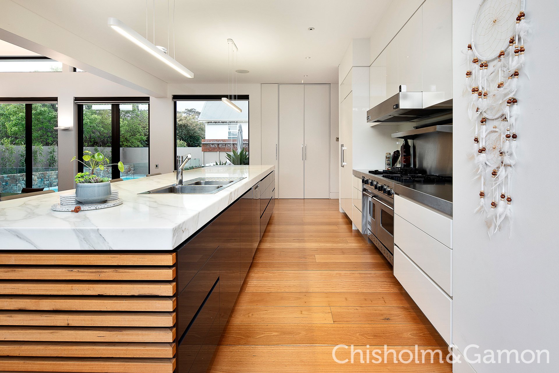 10 Byrne Avenue, Elwood image 6