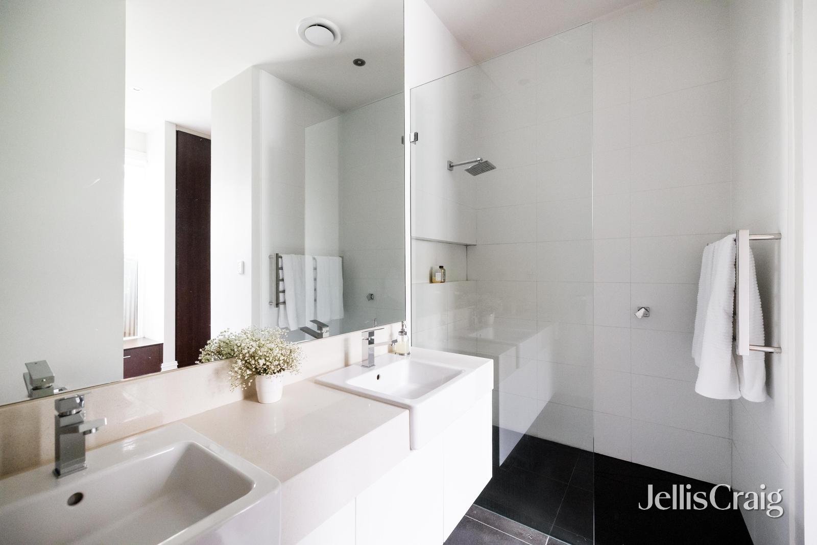 10 Byron Street, Canterbury image 11