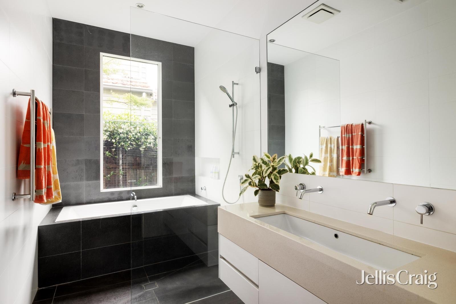 10 Byron Street, Canterbury image 13