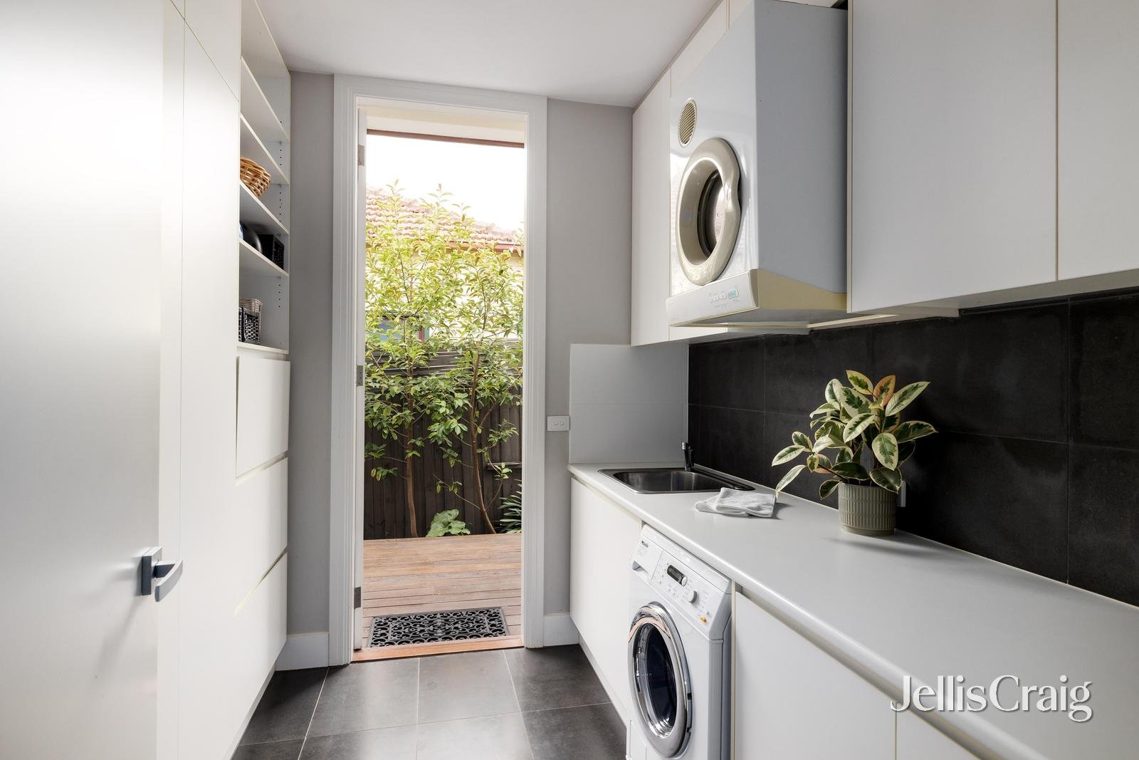 10 Byron Street, Canterbury image 14