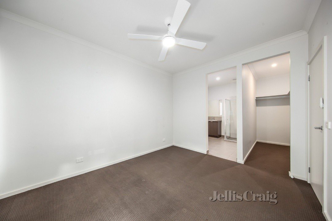 10 Canopy Way, Werribee image 3