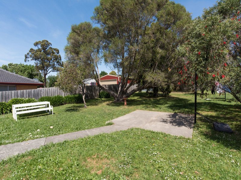 10 Cardigan Road, Mooroolbark image 11