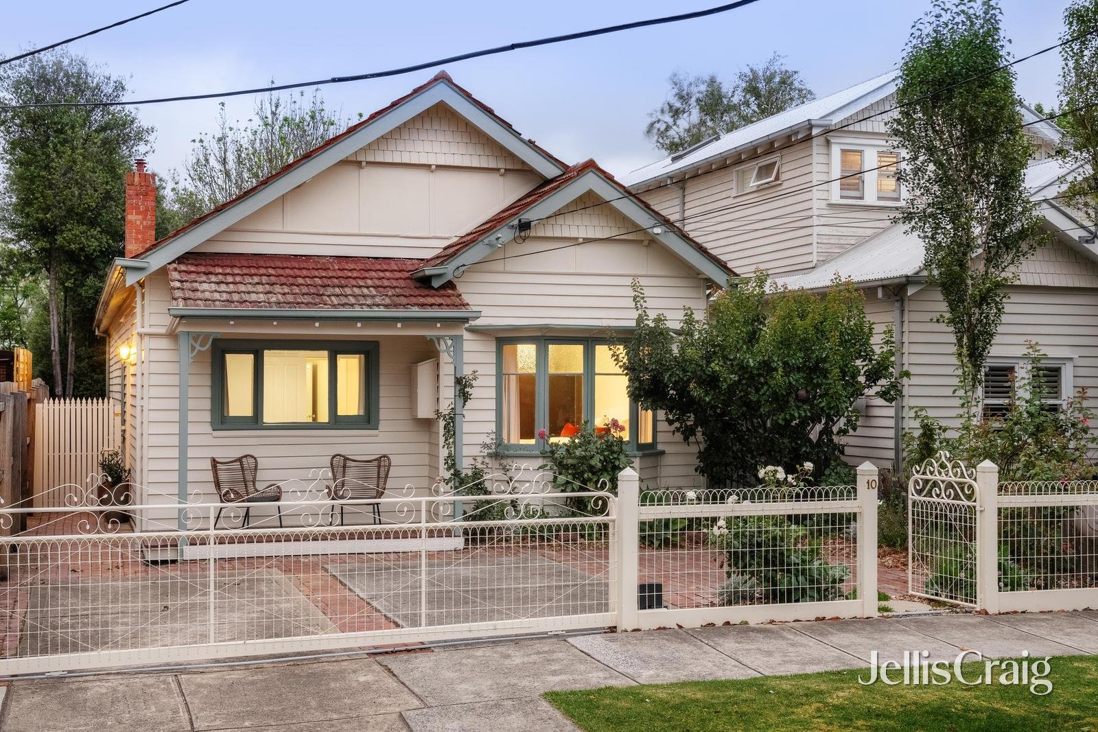 10 Carlton Street, Mckinnon image 1