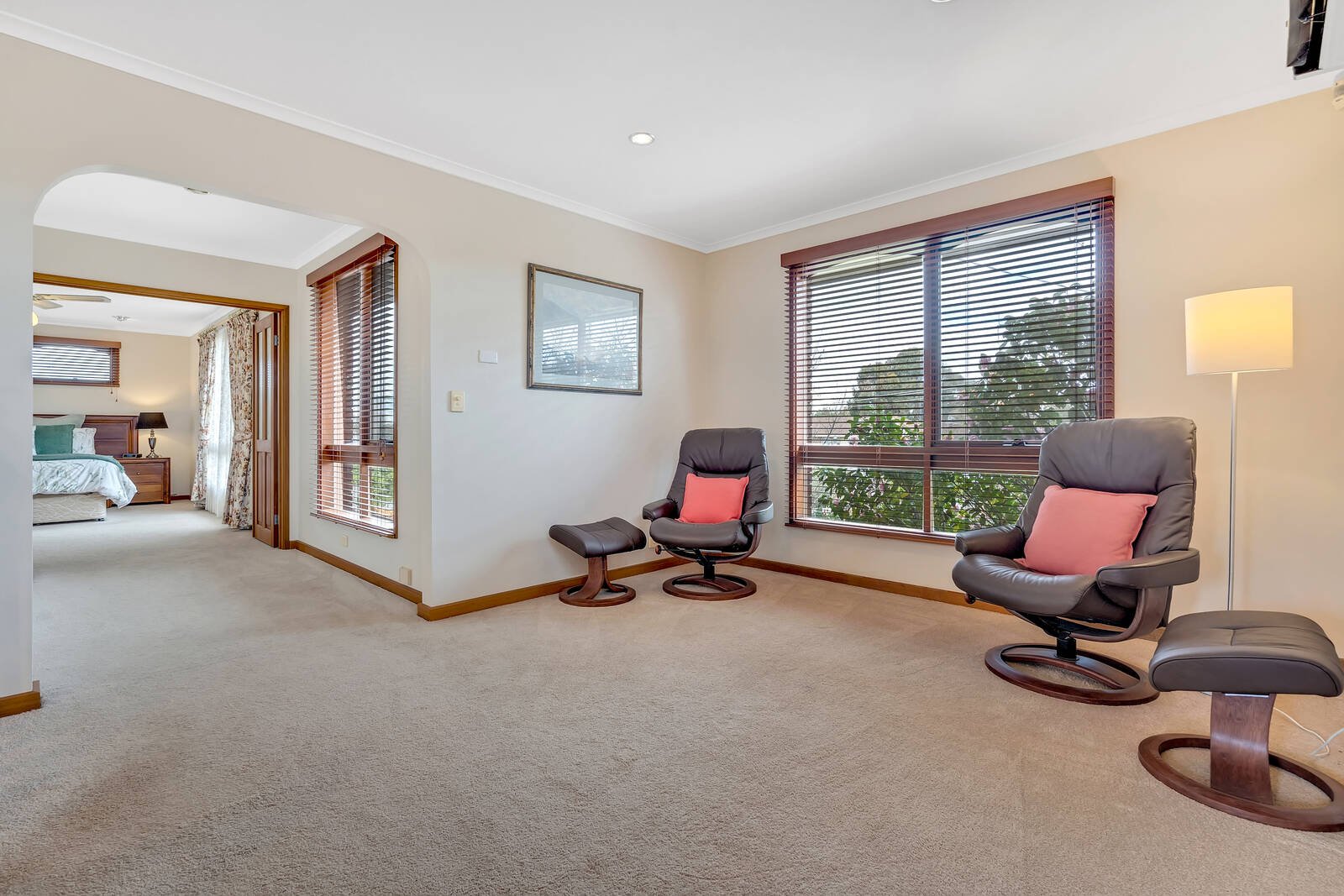 Property Gallery Thumbnail 16