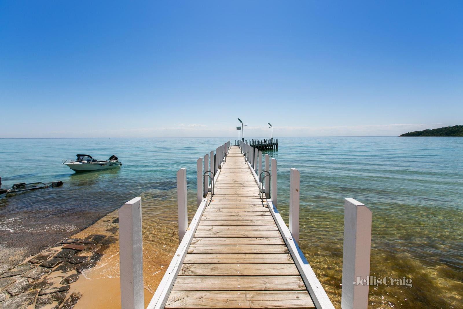 10 Castaway Street, Safety Beach image 15