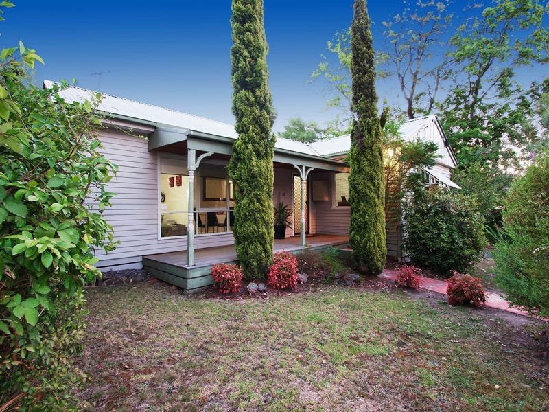 10 Charles Street, Mooroolbark image 1