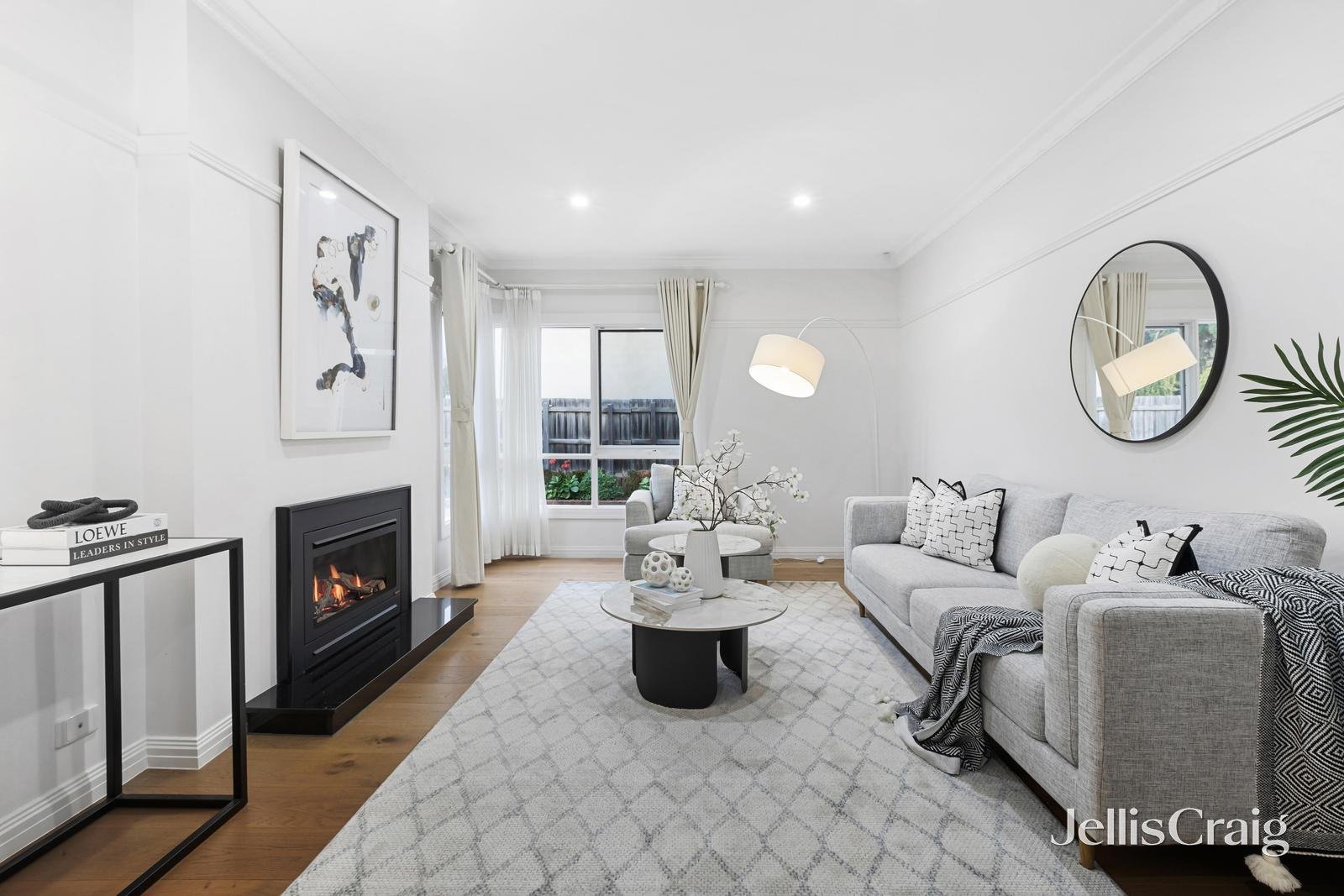 10 Charlton Street, Mount Waverley image 2