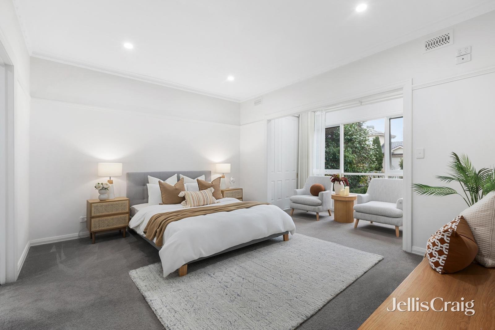 10 Charlton Street, Mount Waverley image 7