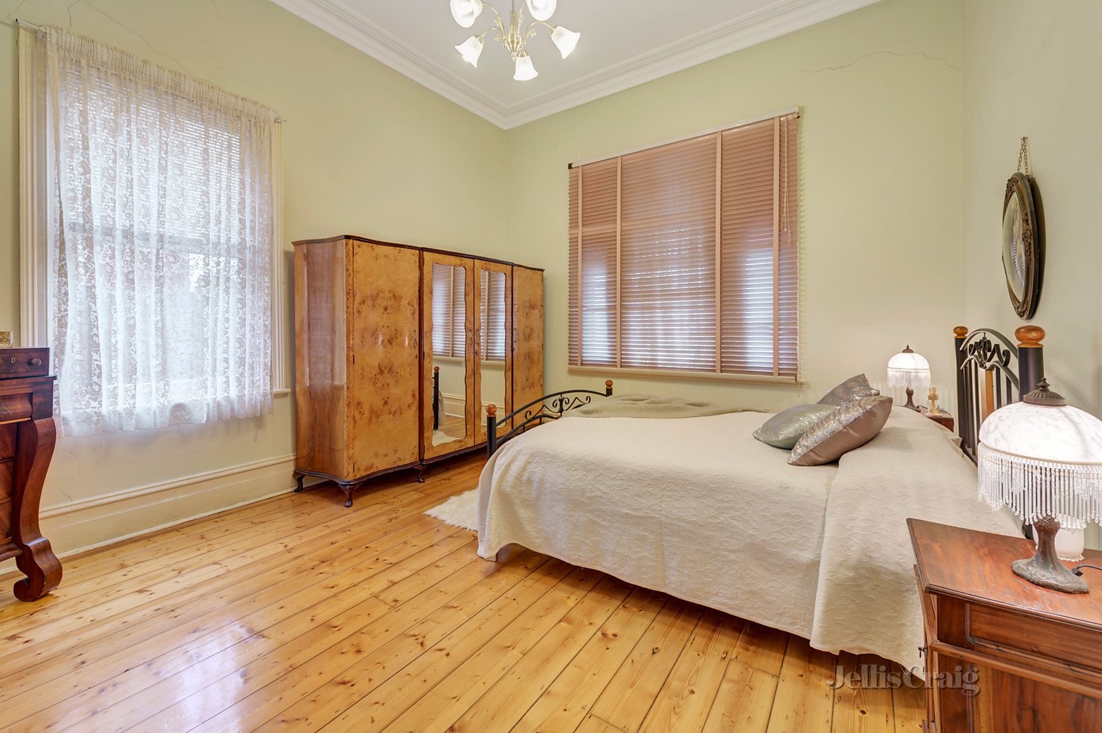 10 Chaucer Street, Moonee Ponds image 7