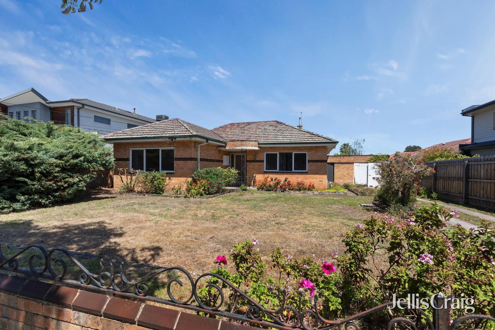 10 Chauvel Street, Bentleigh East image 12