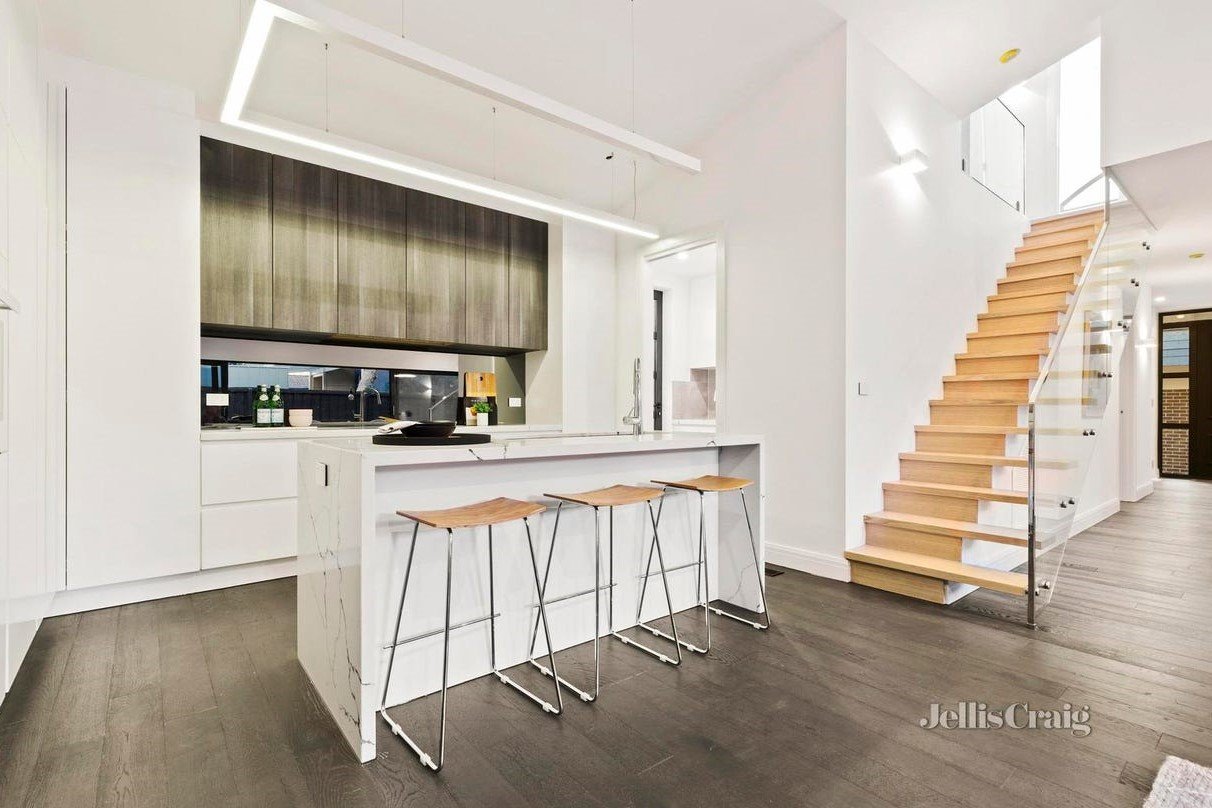 10 Claire Street, Mckinnon image 3