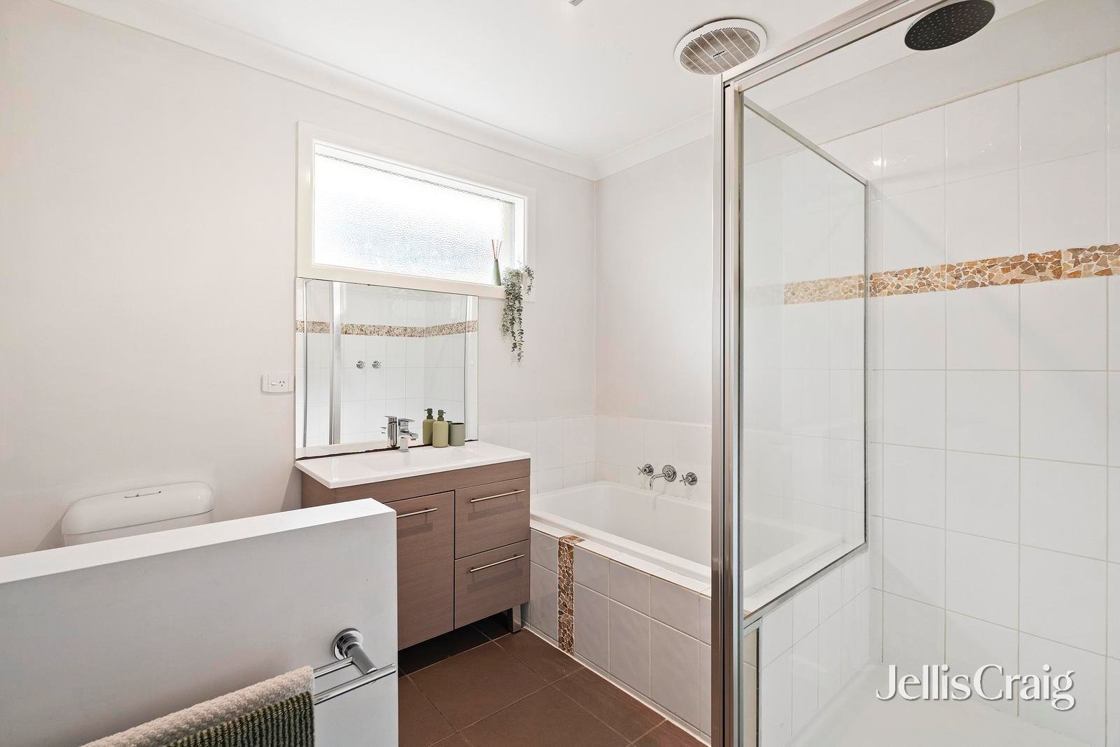 10 Clement Crescent, Croydon image 8