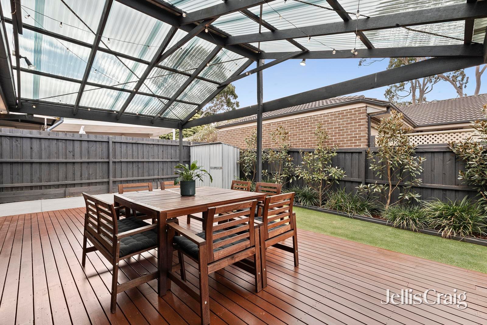 10 Clement Crescent, Croydon image 9