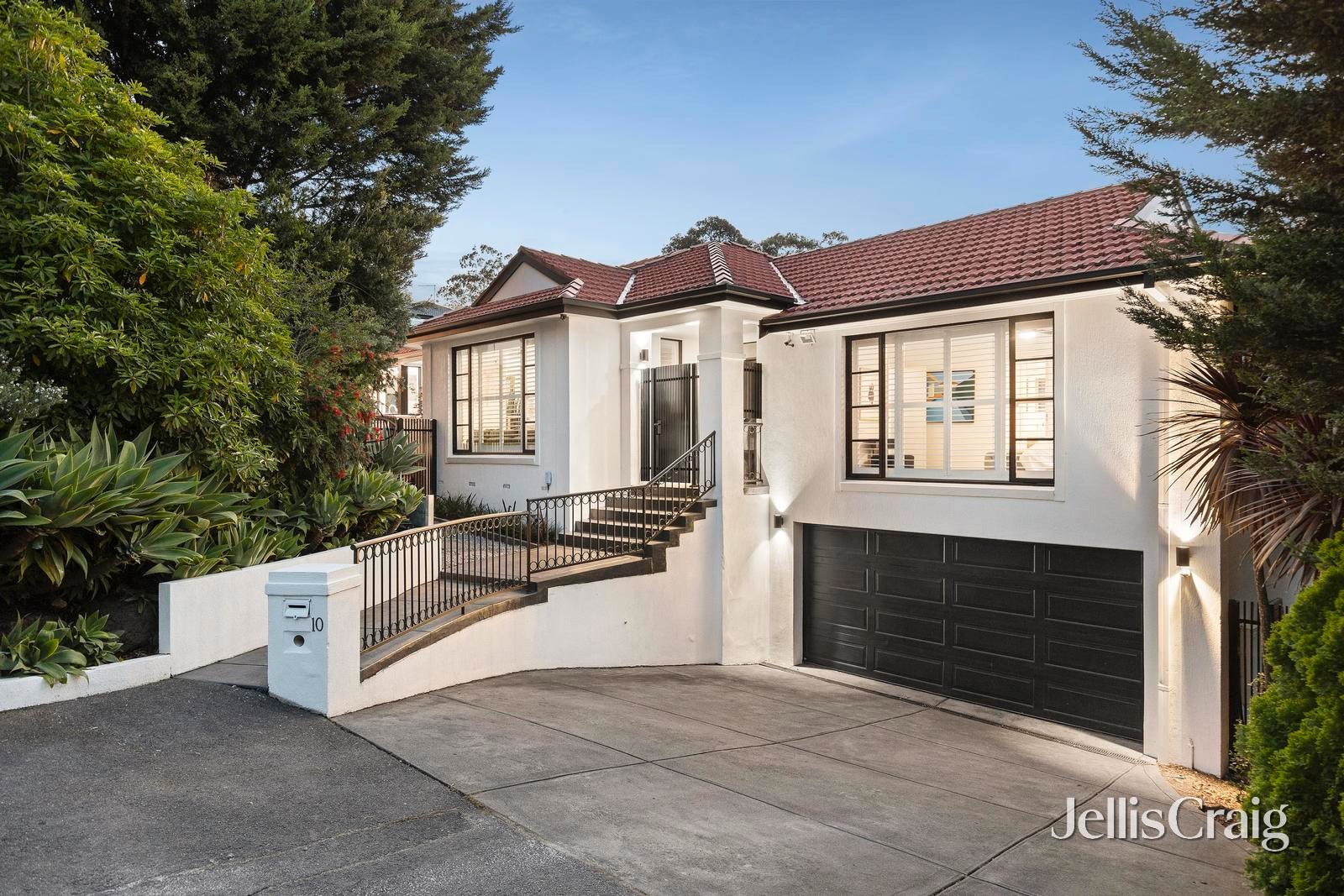 10 Clendon Court, Templestowe image 1