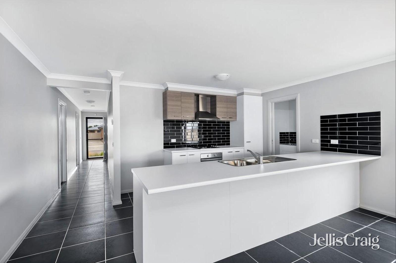 10 Cockatoo Drive, Winter&nbsp;Valley image 2