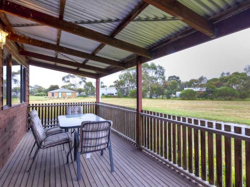 10 Coppards Road, Newcomb image 19