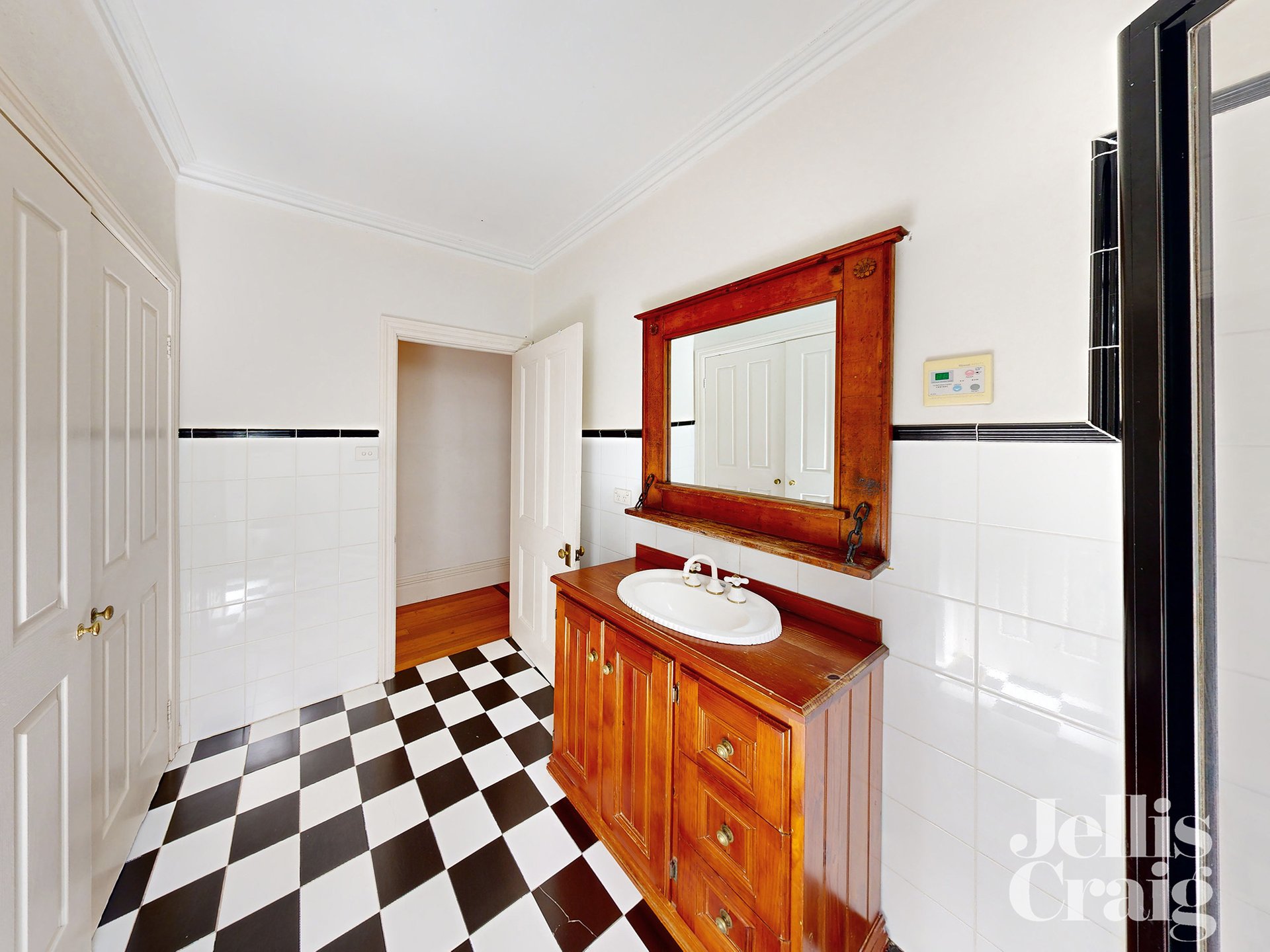 10 Coronet Street, Flemington image 13