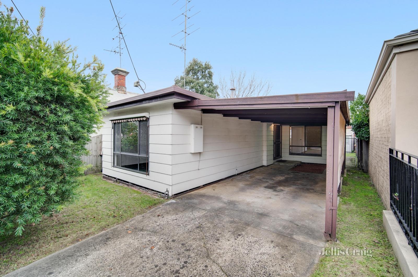 10 Cowan Street, Lake Wendouree image 1