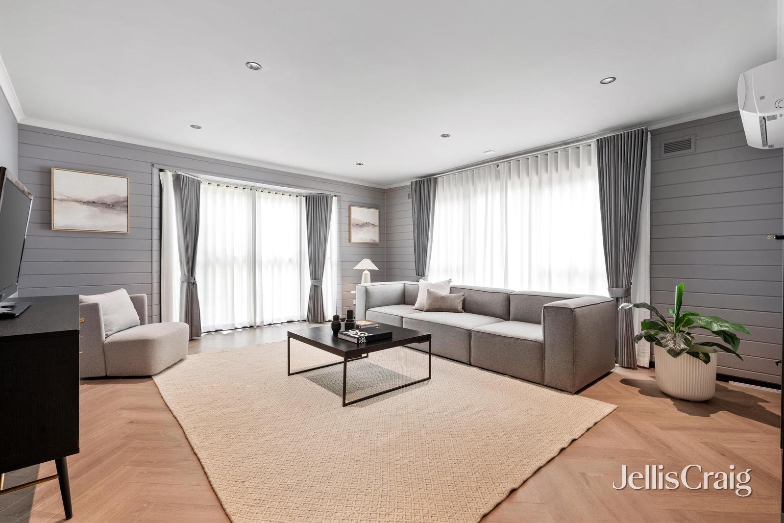 10 Crimson Avenue, Blackburn&nbsp;South image 3