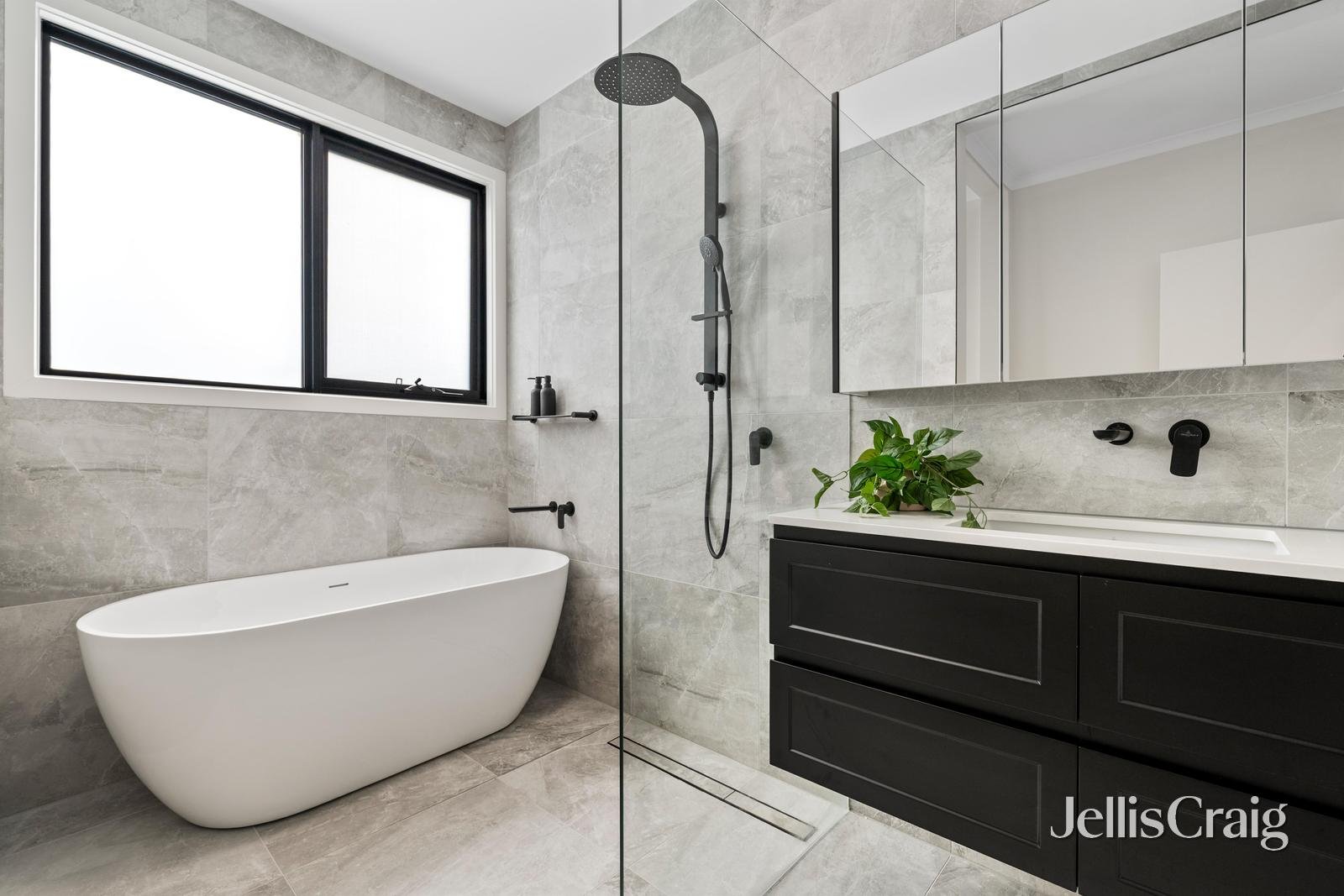 10 Crimson Avenue, Blackburn&nbsp;South image 9