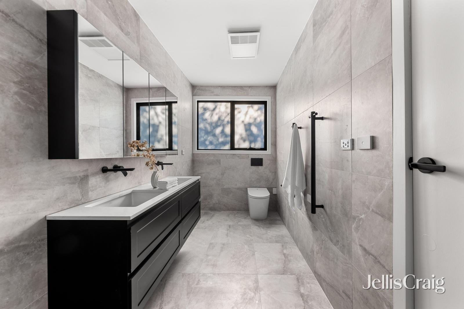 10 Crimson Avenue, Blackburn&nbsp;South image 10