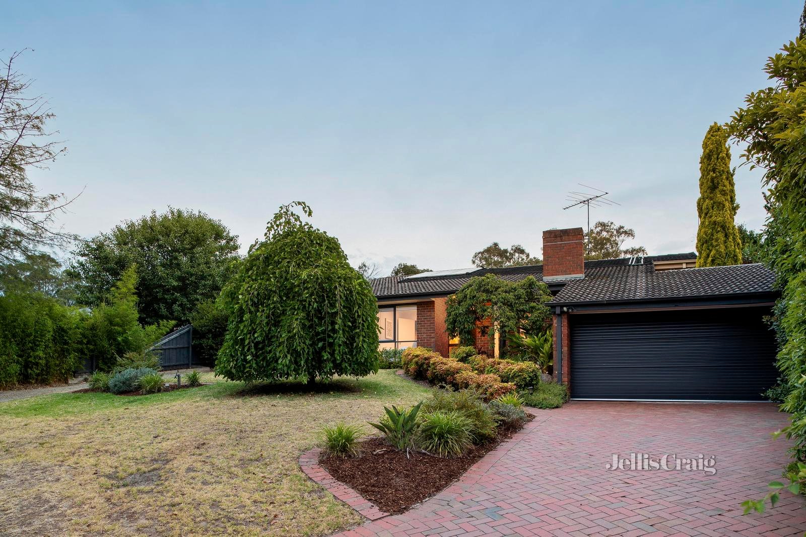 10 Crofton Court, Eltham image 2