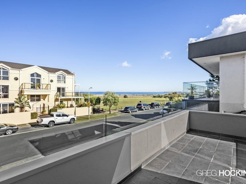 10 Crofton Drive, Williamstown image 8