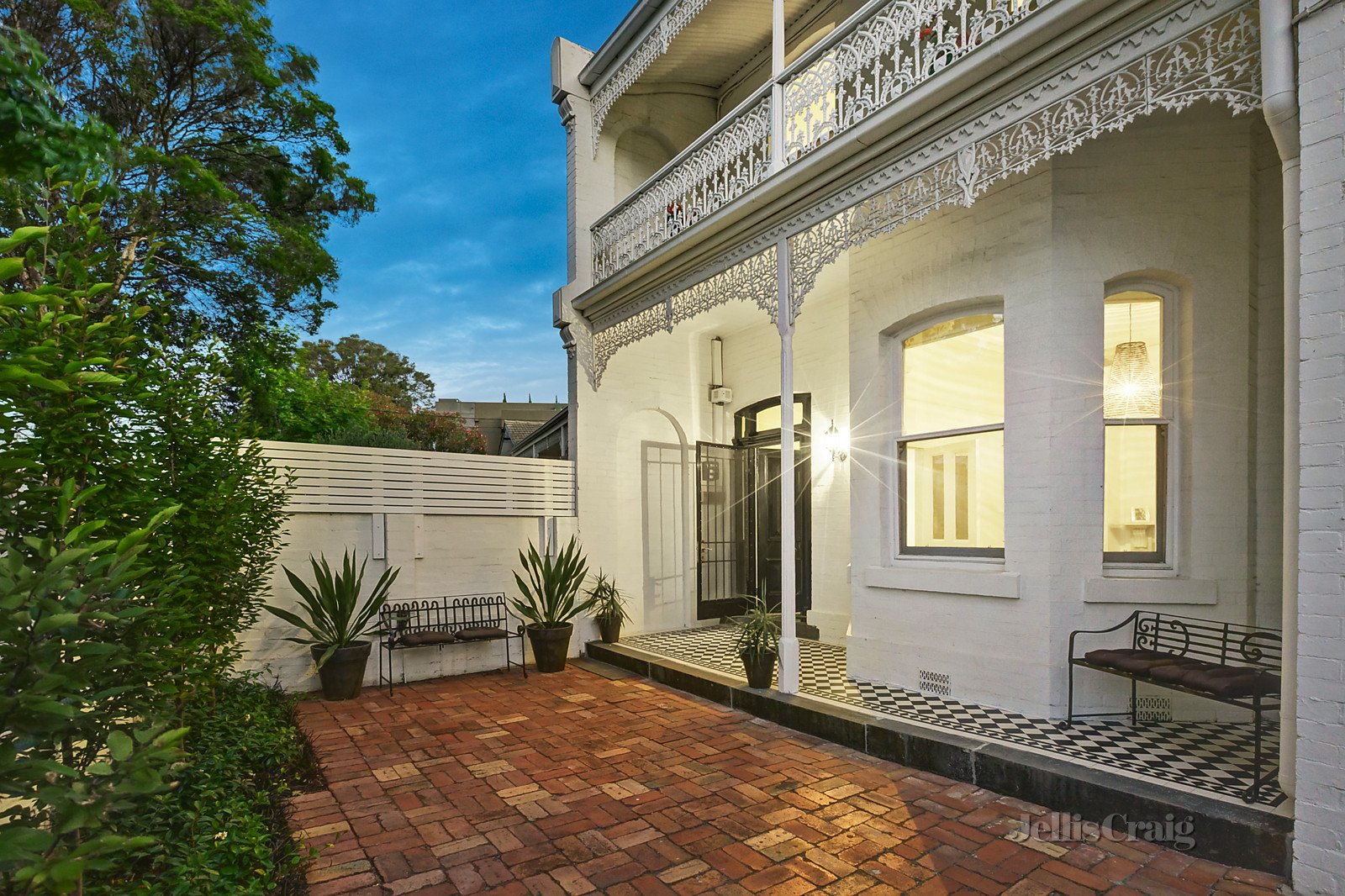 10 Cromwell Crescent, South Yarra image 2