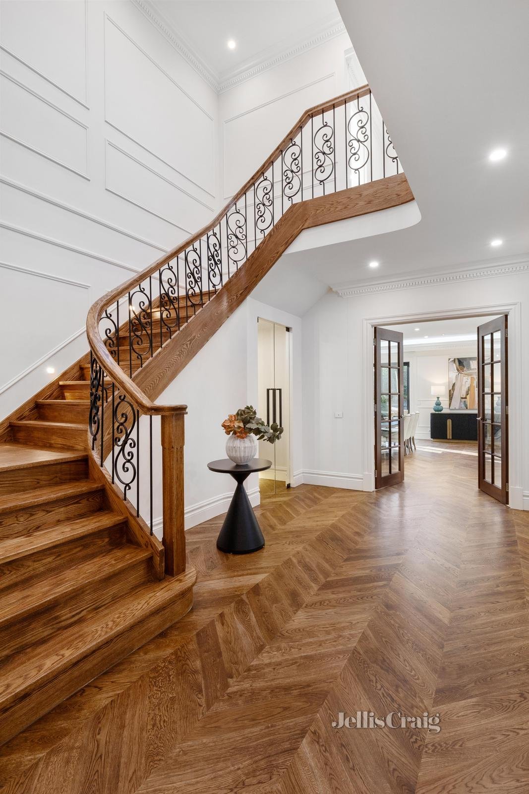 10 Crown Street, Glen Waverley image 4