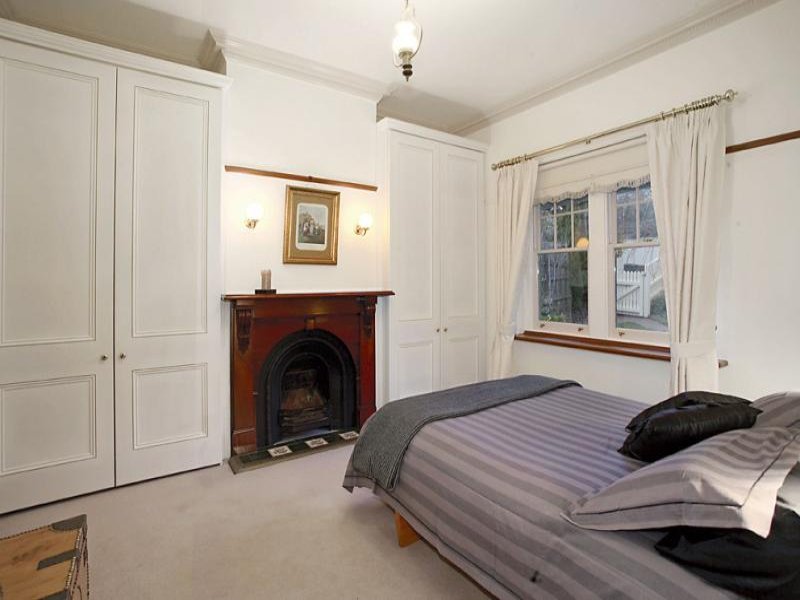10 Curlewis Street, Mont Albert image 6