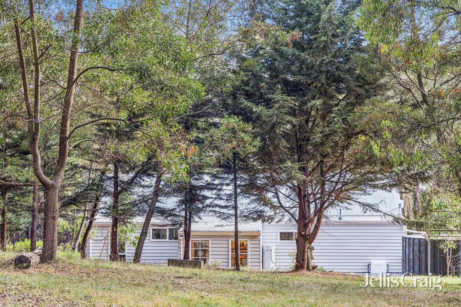 10 Dafter Road, Woodend image 16