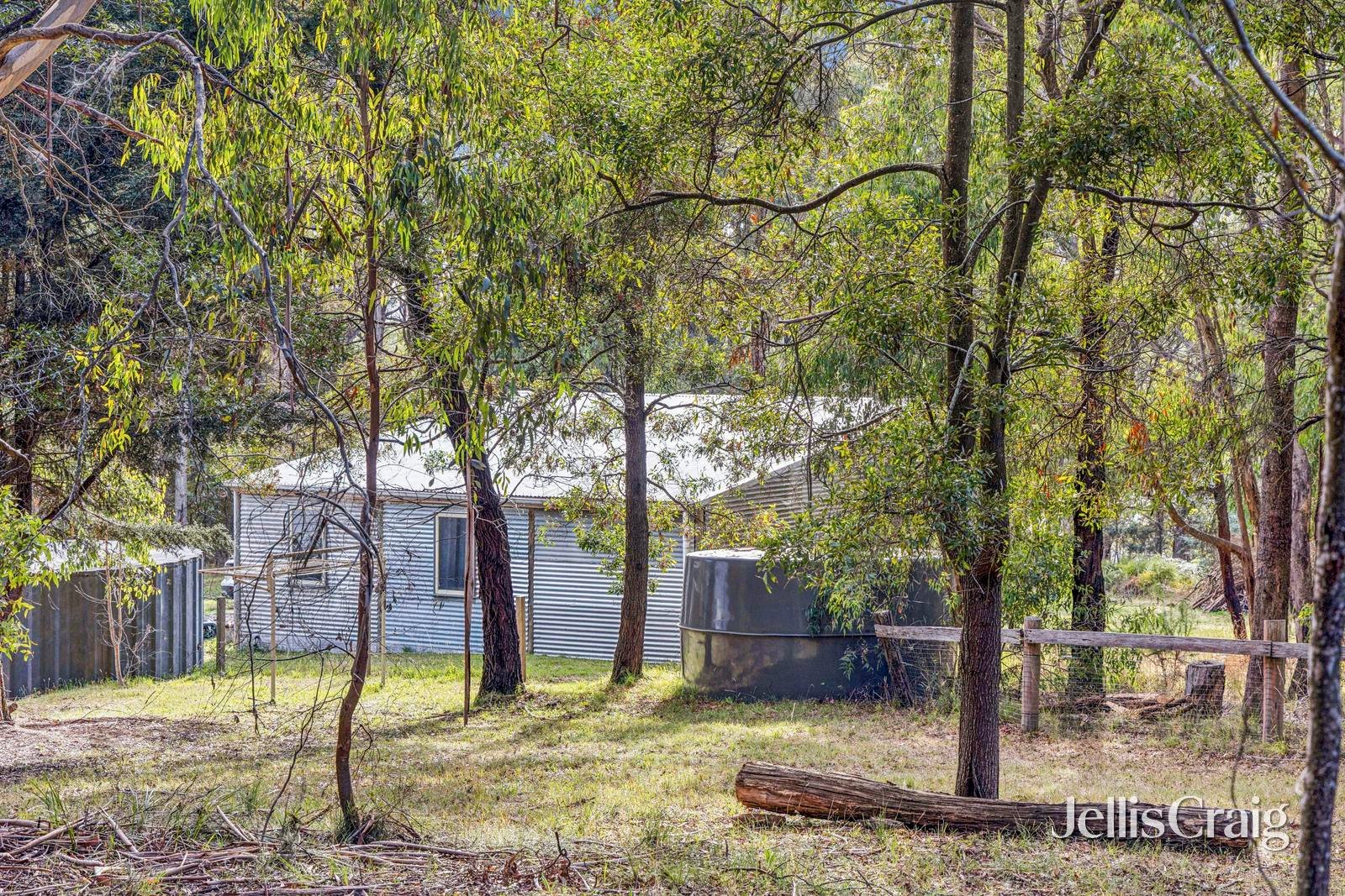 10 Dafter Road, Woodend image 17