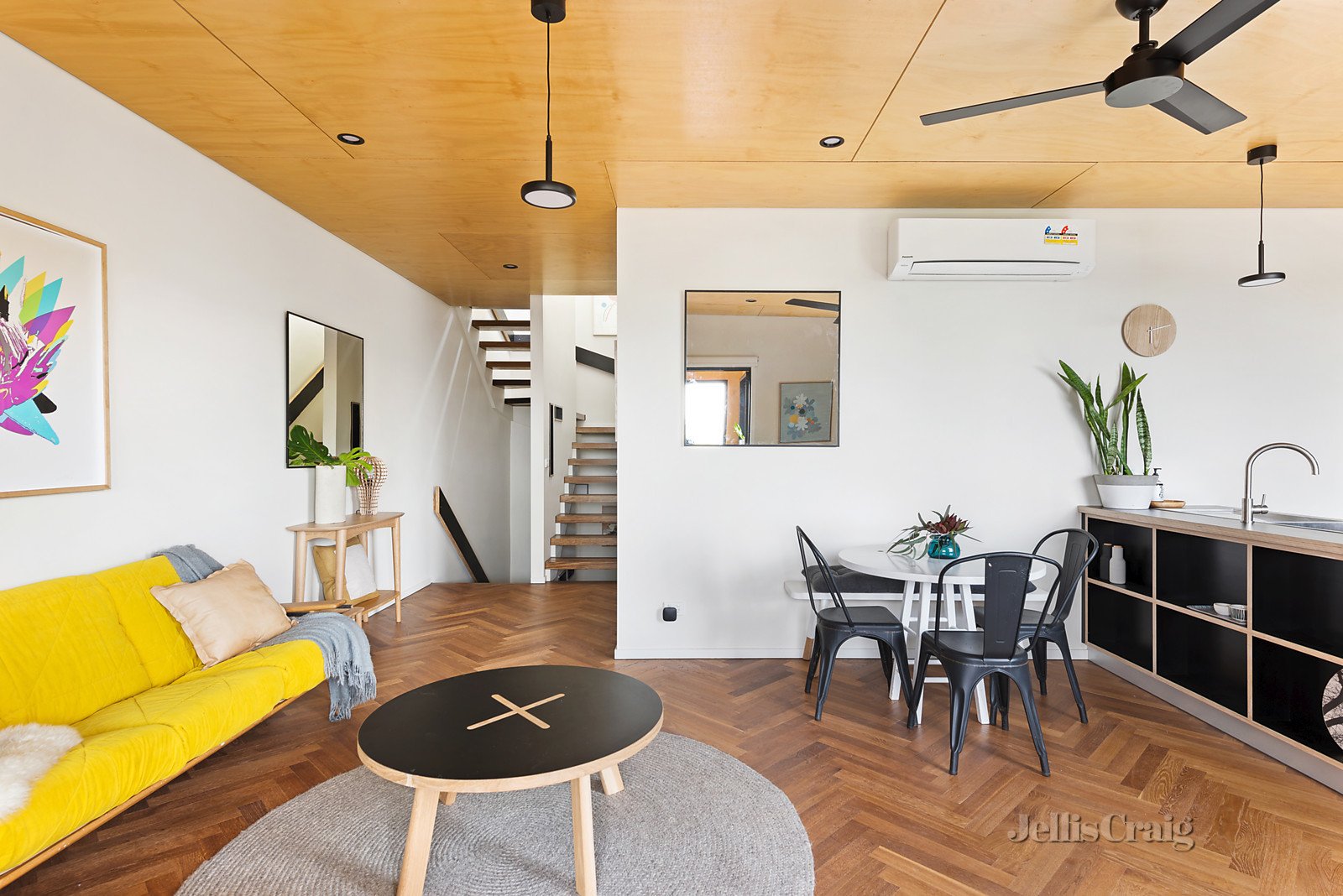 10 Dalziel Lane, Northcote image 2