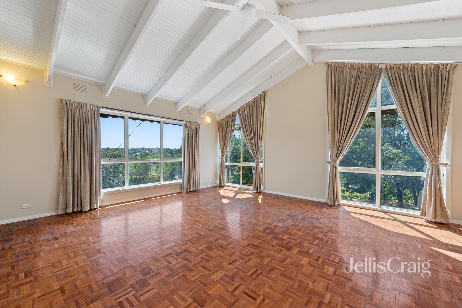 10 Dandallo Drive, Eltham image 4