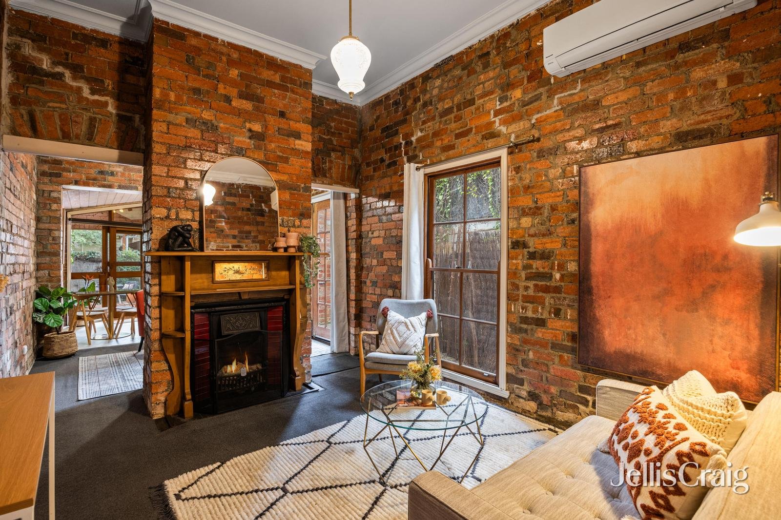 10 Davies Street, Newport image 3