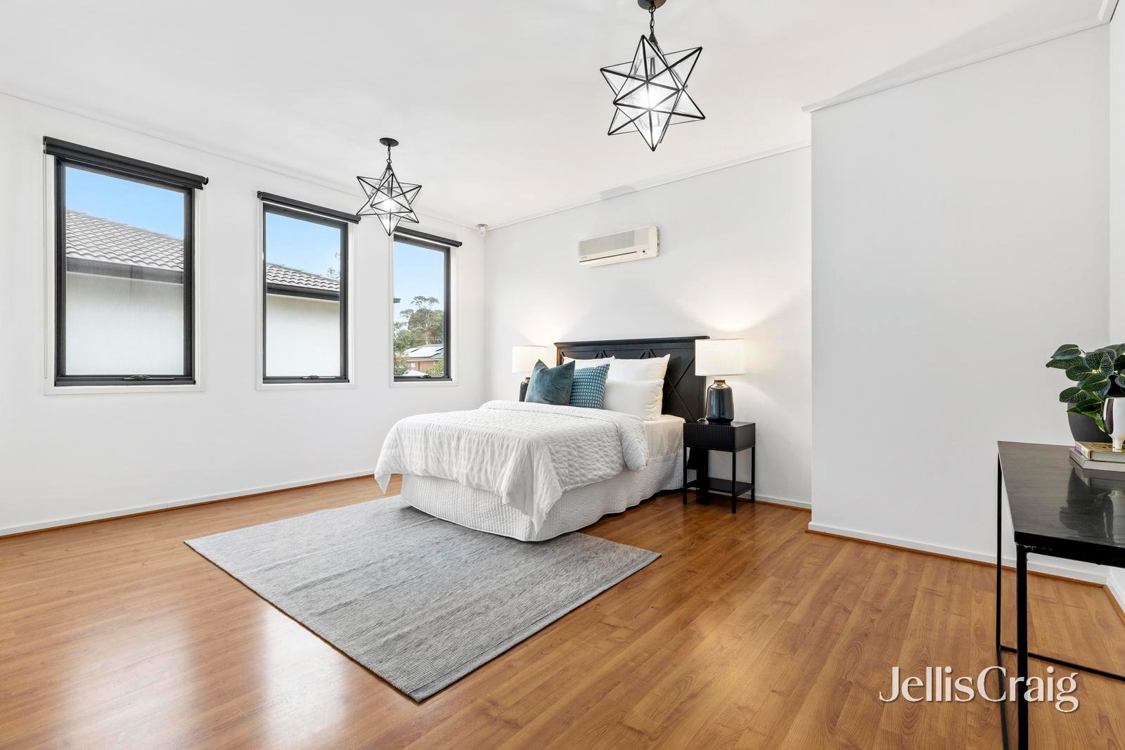 10 Deirdre Street, Glen&nbsp;Waverley image 10