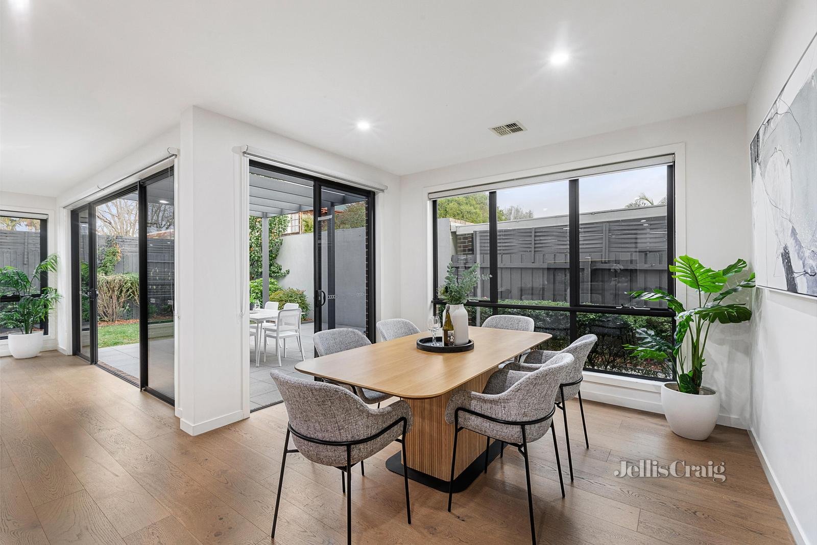 10 Derry Street, Bentleigh East image 6