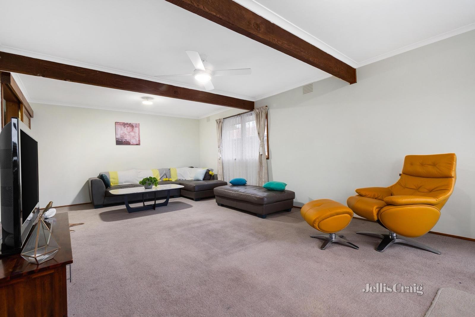 10 Dowling Grove, Doncaster East image 3