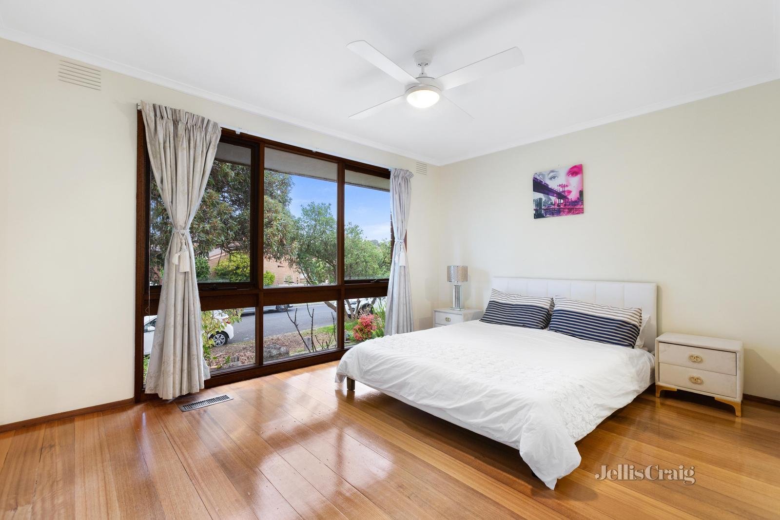 10 Dowling Grove, Doncaster East image 7