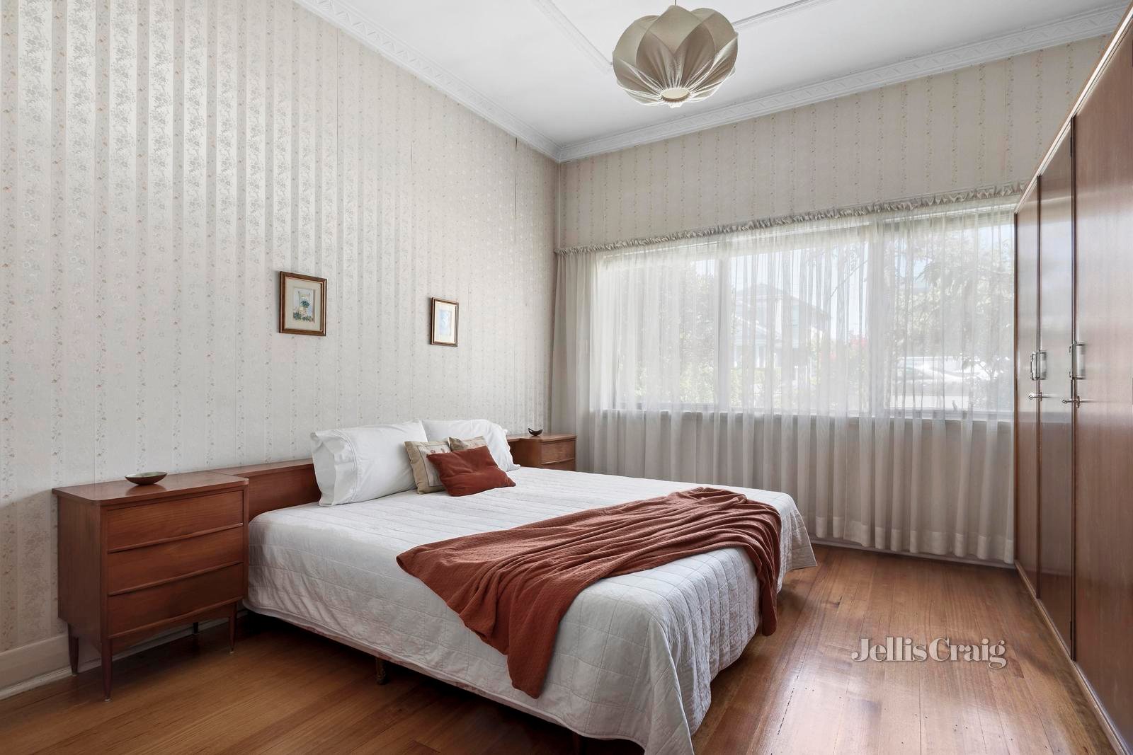 10 Downes Street, Strathmore image 8