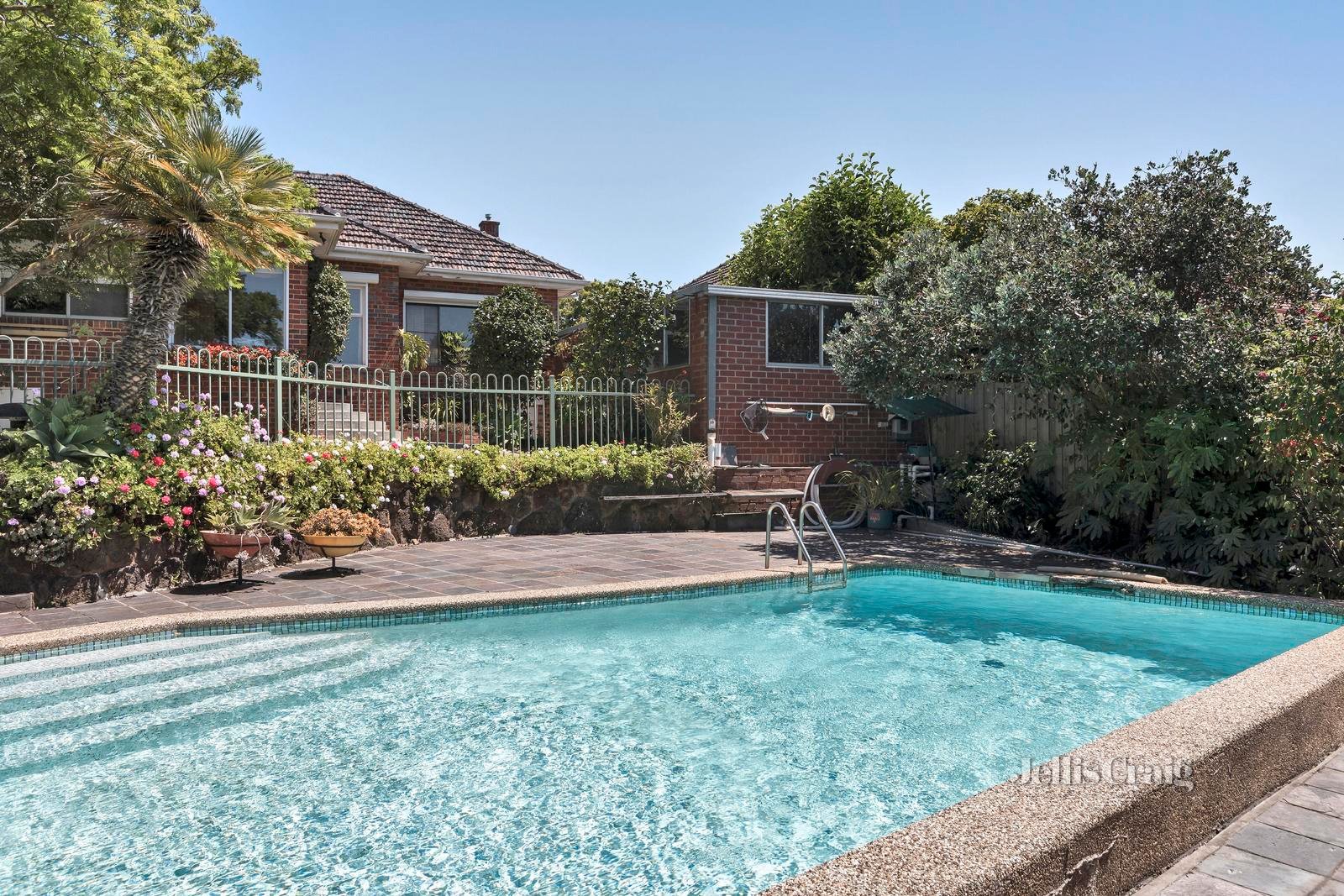 10 Downes Street, Strathmore image 14