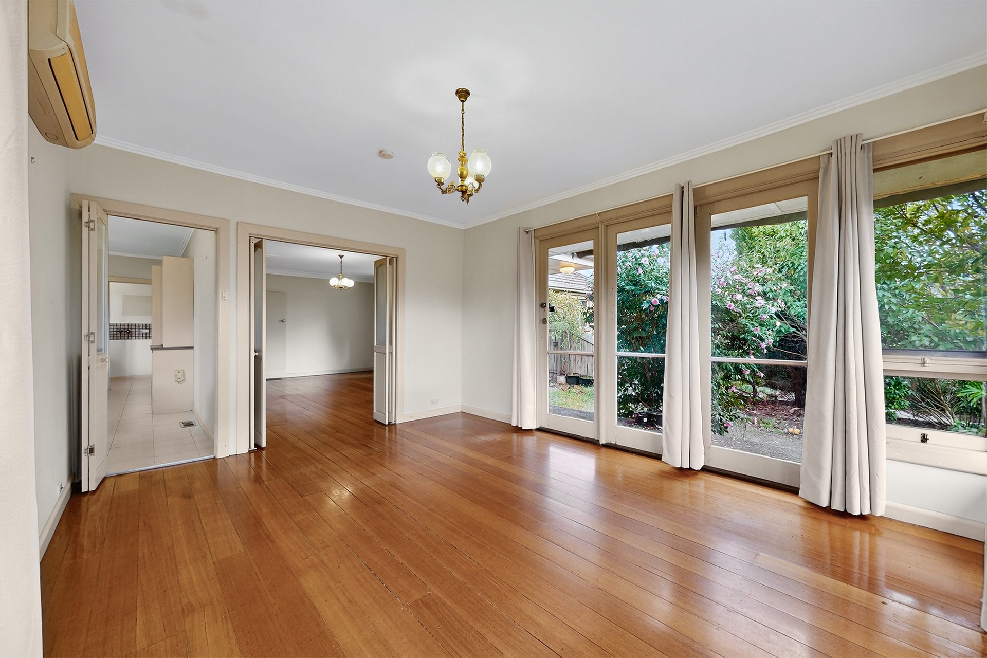 10 Dumblane Street, Balwyn North image 4