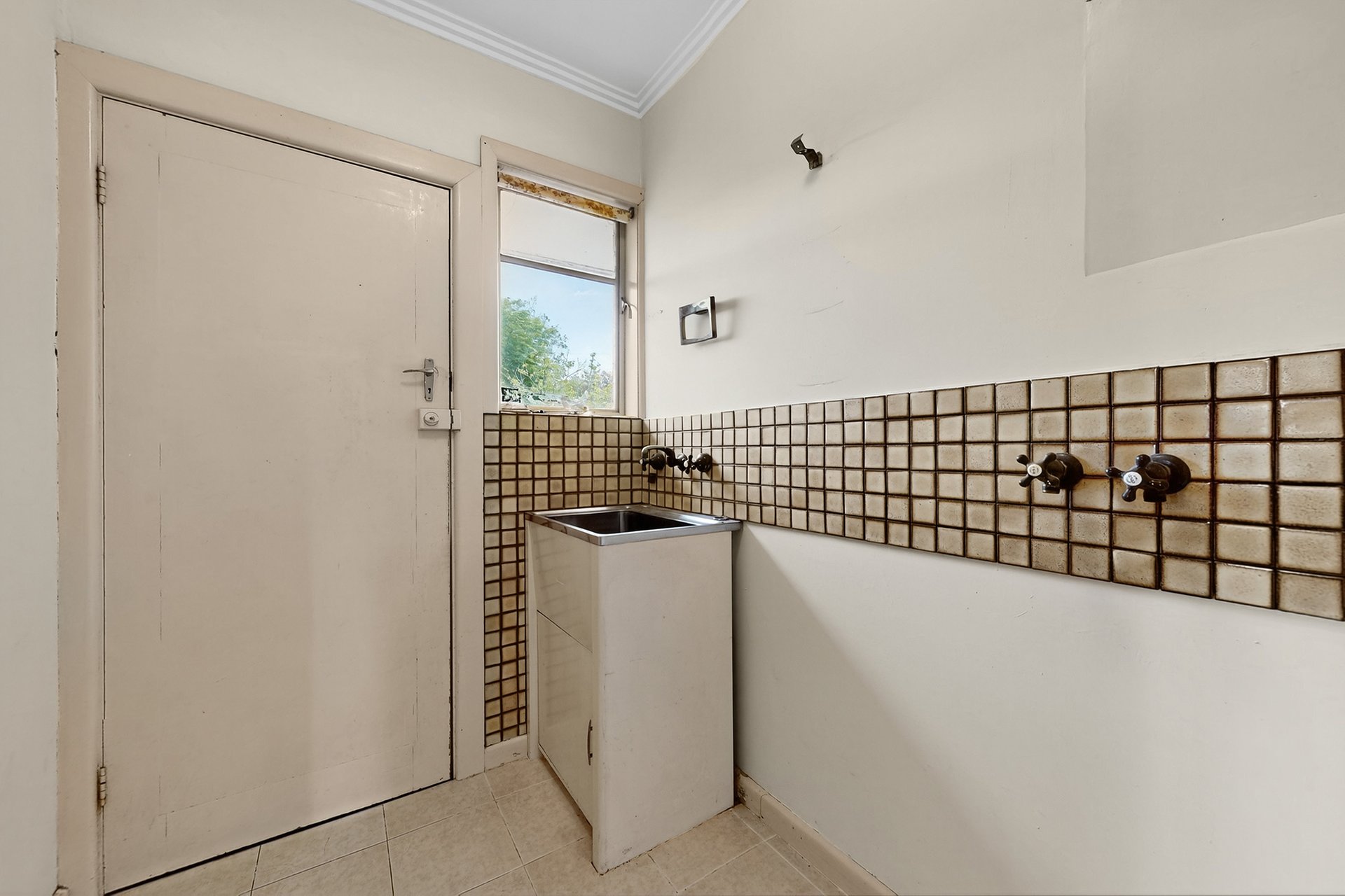 10 Dumblane Street, Balwyn North image 8