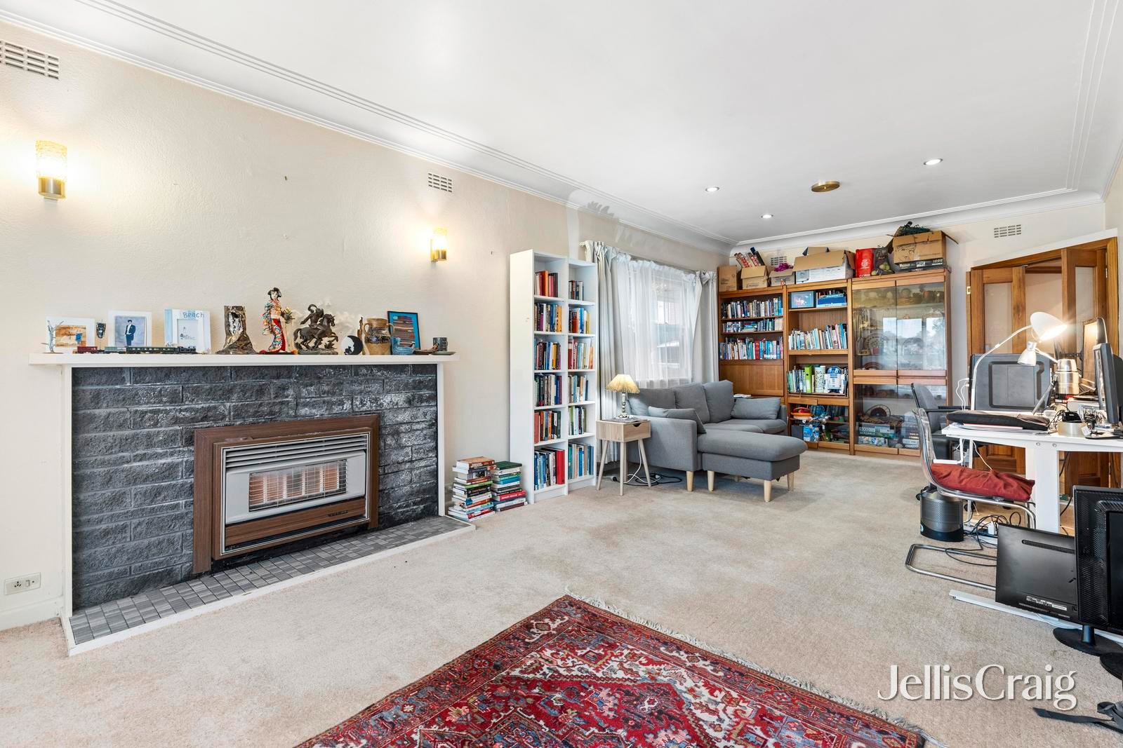 10 Dunscombe Avenue, Glen&nbsp;Waverley image 2