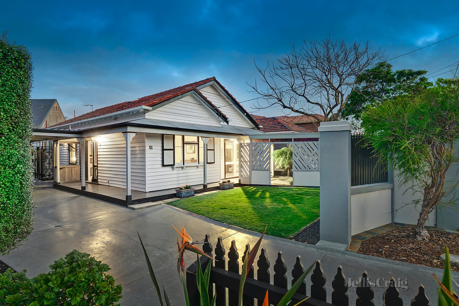 10 Eblana Avenue, Mentone image 1